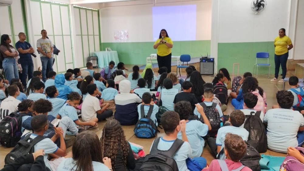 Governo inicia vacinação de 27 milhões de alunos em escolas