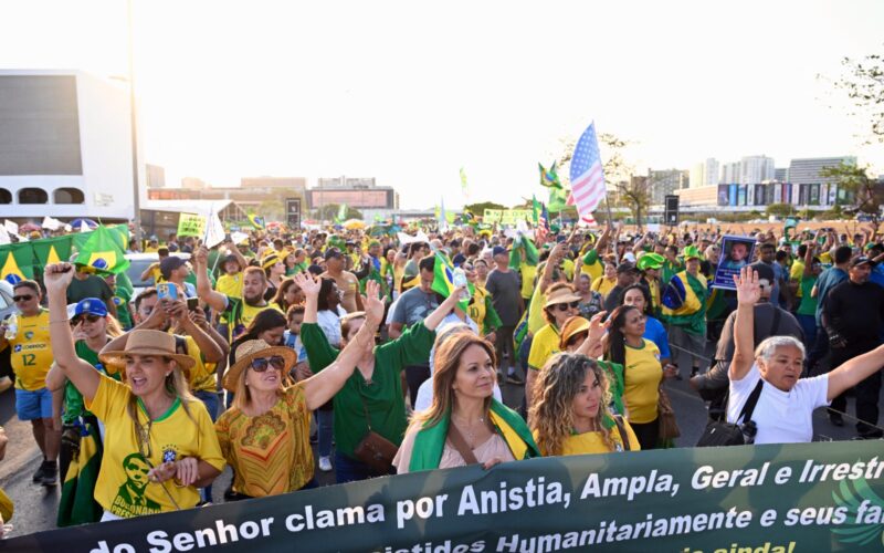 Presos do 8/1 esperam redução de pena com PL da dosimetria