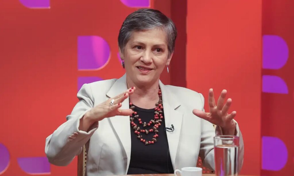 Repórter é agredida por bolsonarista na Câmara
