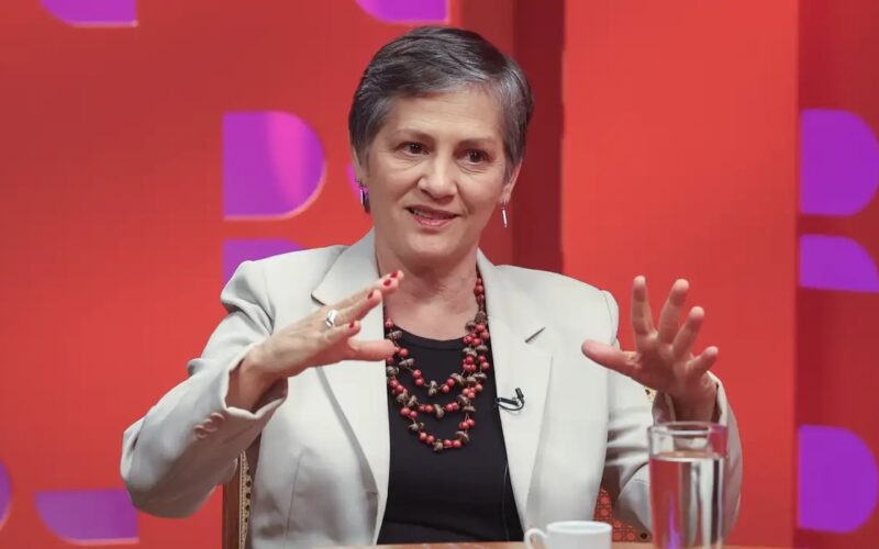 Repórter é agredida por bolsonarista na Câmara