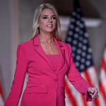 Bondi depõe no Congresso e defende Trump no caso Epstein