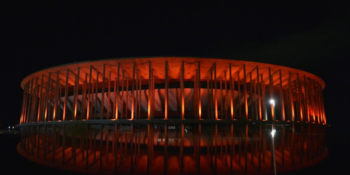 Brasília se ilumina de laranja contra violência infantojuvenil