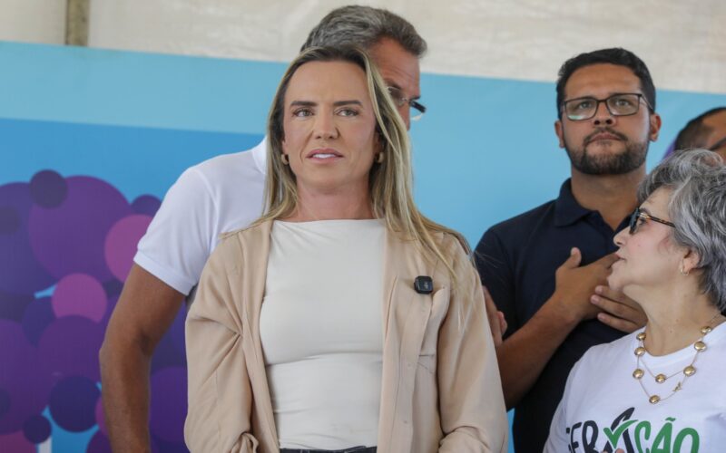 Celina Leão segue internada para drenagem no pulmão