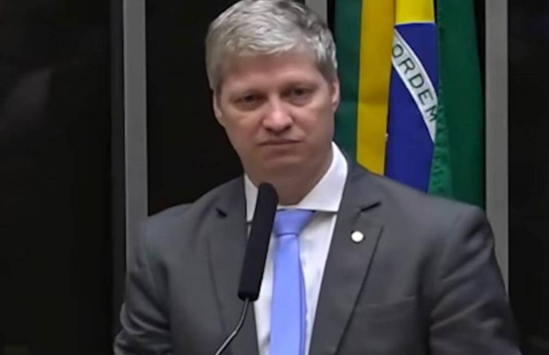 Deputado do Novo pede processo contra general por intimidação