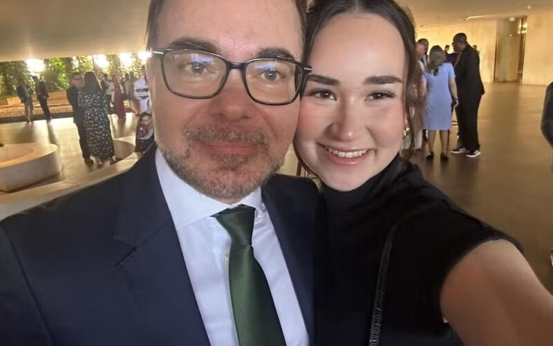Diplomata lamenta morte da filha de 20 anos atropelada no Rio
