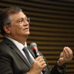 Flávio Dino critica autocontenção e defende STF: "Não somos inimigos