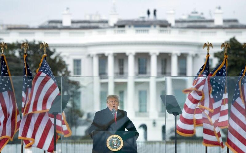 Governo Trump usa tiroteio para justificar salão de baile