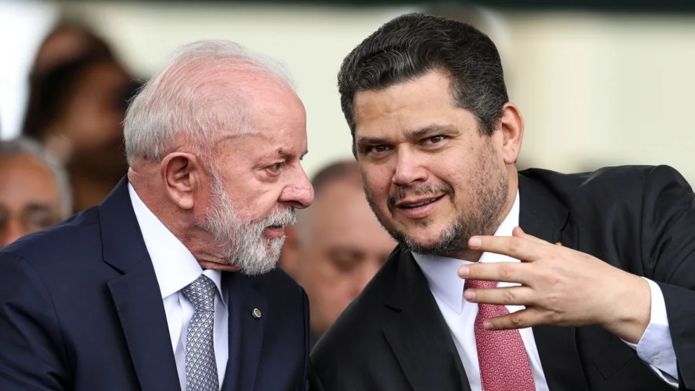 Lula ordena retaliação a cargos do centrão, mas poupa Alcolumbre