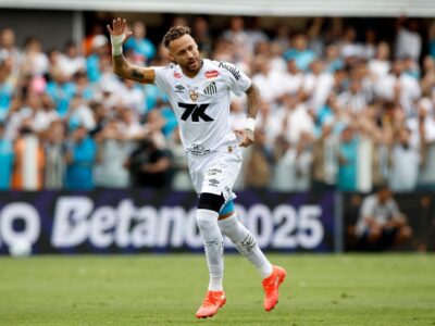 Neymar marca na despedida da Vila e Santos vence