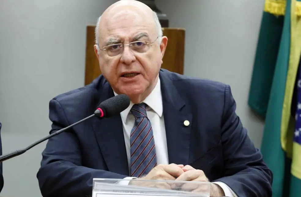 Relator retira anuência prévia de conselho em projeto de minerais críticos