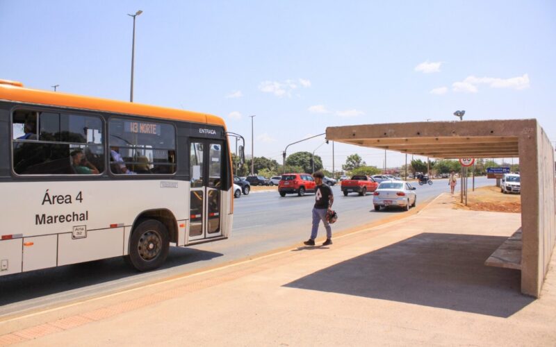 Roubos em ônibus do DF caem 52% em 2025 com tecnologia e pagamento digital
