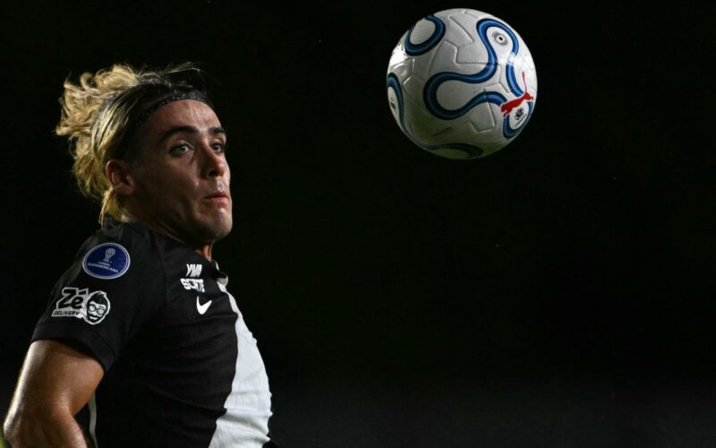 Vasco perde em casa, torcida protesta e atinge Renato Gaúcho