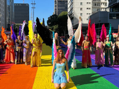 Parada LGBT+ expõe ausência da direita e contraste com Marcha para Jesus