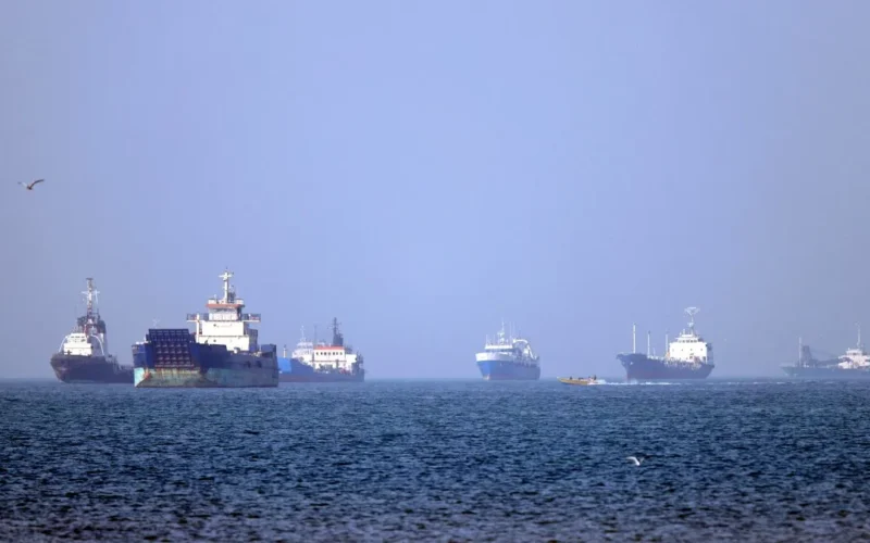 Irã e Omã avançam em acordo para navegação no Estreito de Ormuz