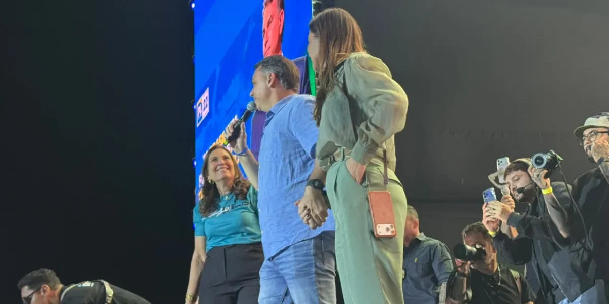 PL lança Michelle ao Senado, mas evento tem Flávio e discursos de ataques