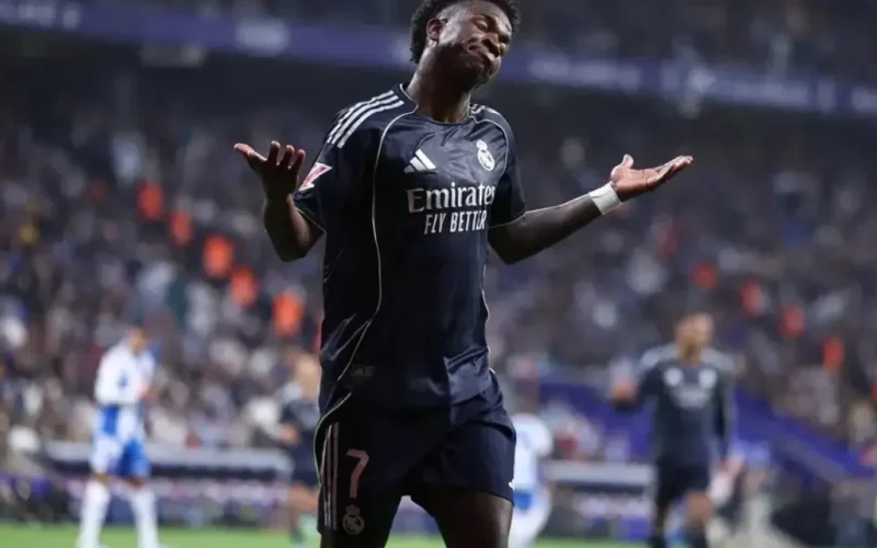 Vini Jr. renova com Real Madrid até 2032