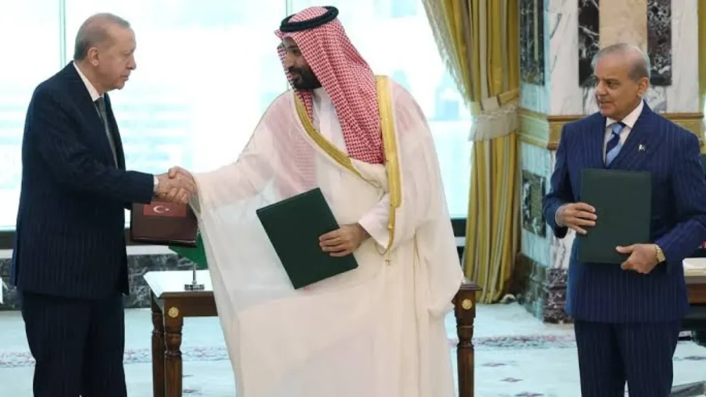 Arábia Saudita, Turquia e Paquistão fecham pacto de defesa mútua