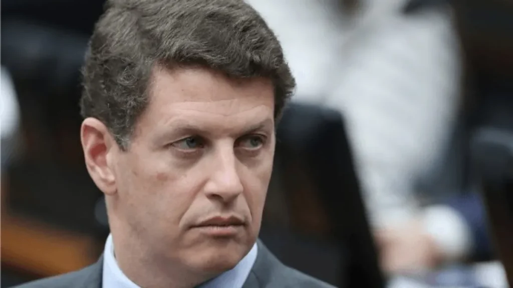 Salles confirma troca de suplente no Novo para o Senado por SP