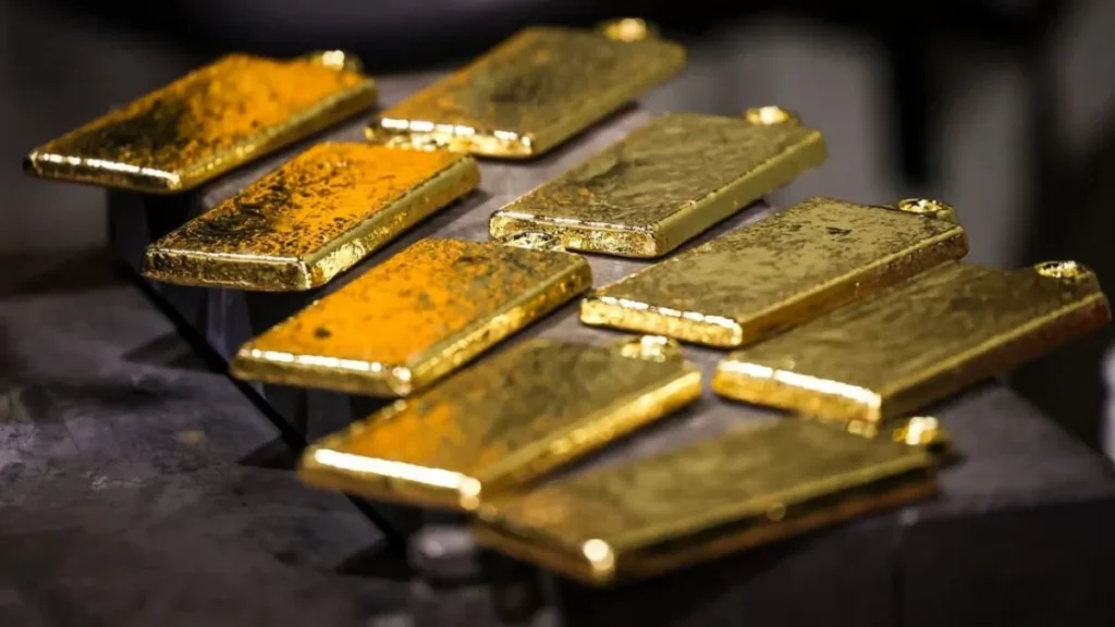 Ouro fecha em alta a US$ 4.441 com olho no Fed e CPI