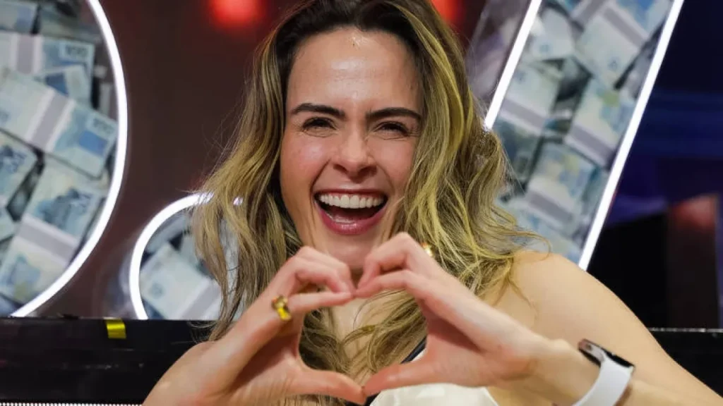 Ana Paula Renault vira atração e atrai fãs no SP2B
