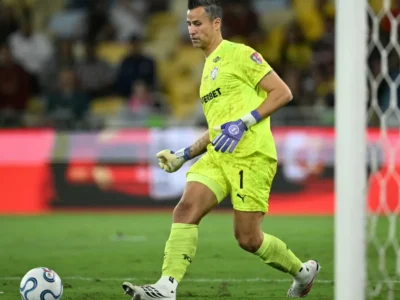 Flu vira sobre Palmeiras no fim e encosta no G-3 do Brasileirão